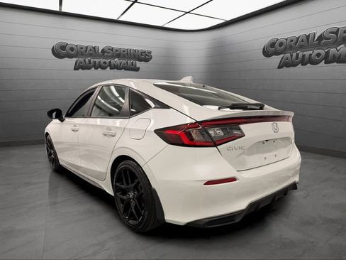 Used 2023 Honda Civic Sport image 3