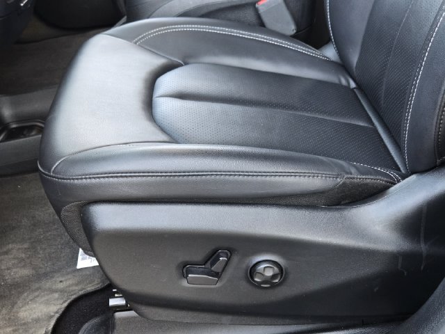 Certified 2025 Chrysler Pacifica Select FWD image 23