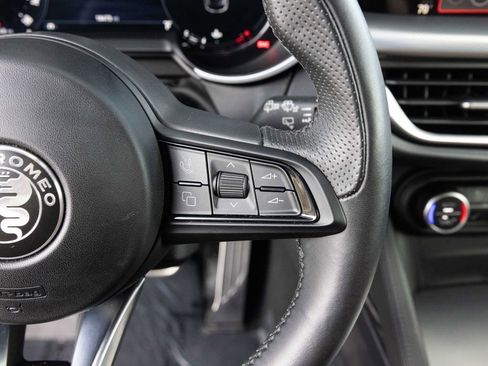 Used 2024 Alfa Romeo Stelvio Veloce image 31