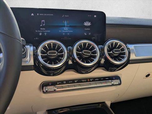 Used 2023 Mercedes-Benz GLB 250 image 14