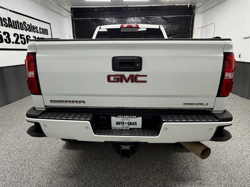 Used 2017 GMC Sierra 2500 Denali w/ Duramax Plus Package AWD/4WD image 4