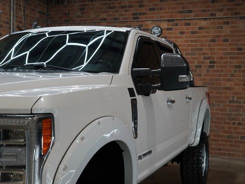Used 2019 Ford F350 Platinum w/ Platinum Ultimate Package AWD/4WD image 20