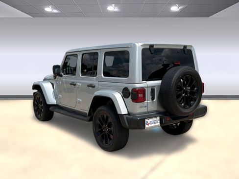 Used 2023 Jeep Wrangler Unlimited Sahara w/ Cold Weather Group AWD/4WD image 3