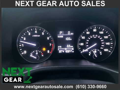 Used 2017 Hyundai Elantra SE image 12