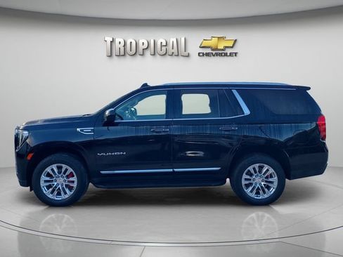 Used 2023 GMC Yukon SLT AWD/4WD image 2