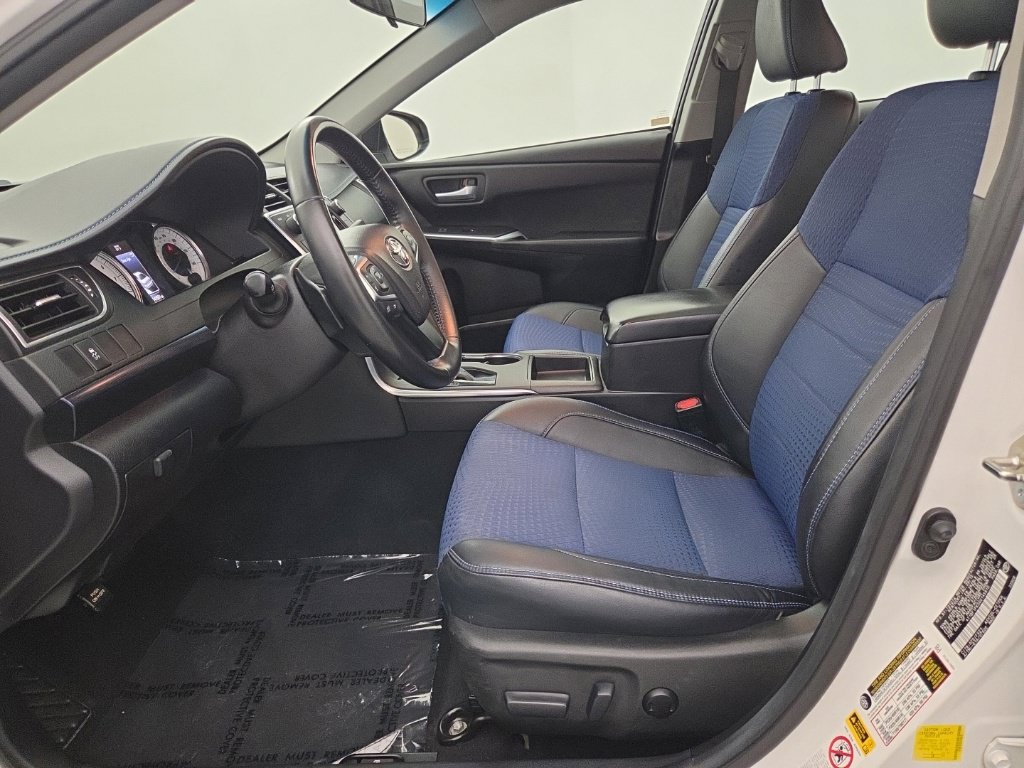 Used 2016 Toyota Camry SE FWD image 25