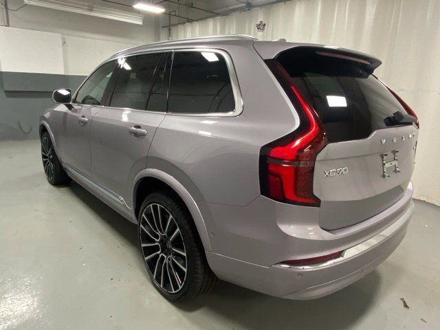Certified 2026 Volvo XC90 B5 Plus AWD/4WD image 2