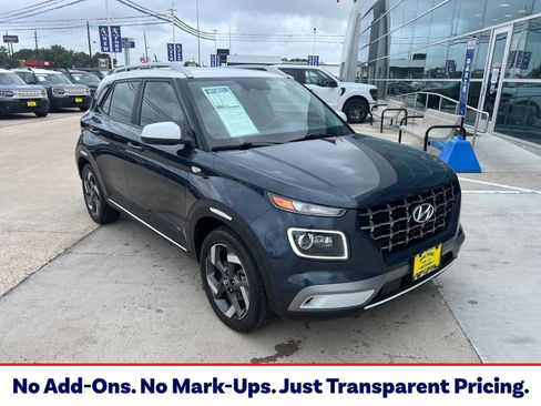 Used 2025 Hyundai Venue Limited FWD image 1