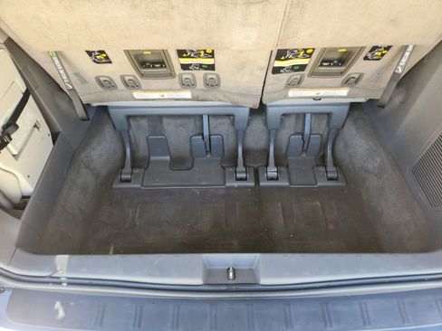 Used 2015 Toyota Sienna XLE w/ XLE Navigation Package image 17