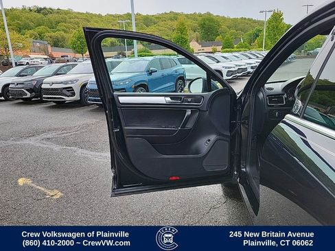 Used 2017 Volkswagen Touareg Wolfsburg Edition AWD/4WD image 37