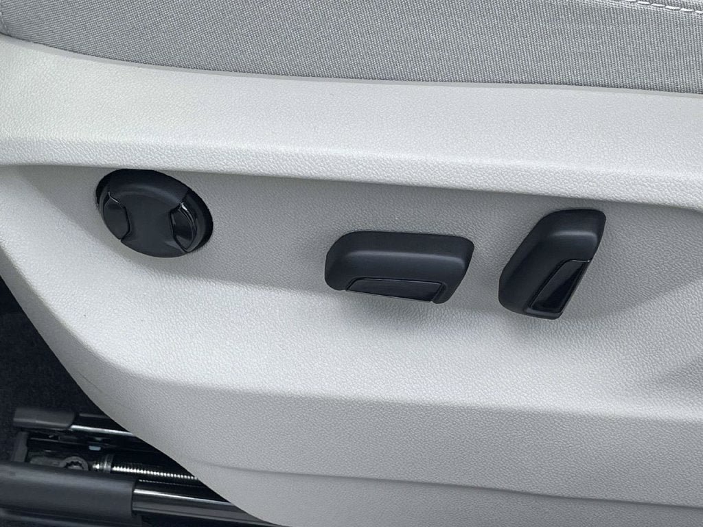 New 2026 Volkswagen Atlas SE FWD image 16