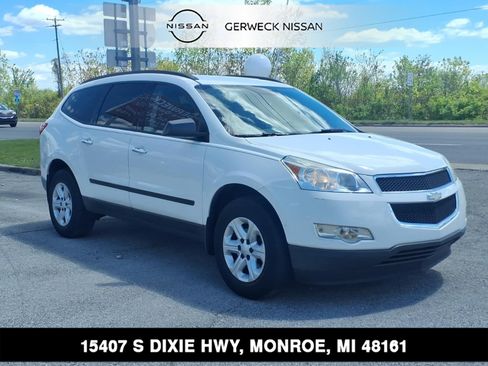 Used 2012 Chevrolet Traverse LS FWD image 1