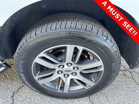 Used 2023 Ford Expedition Max XLT image 13