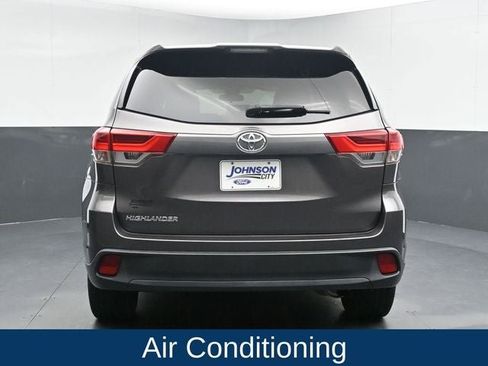 Used 2019 Toyota Highlander LE image 10