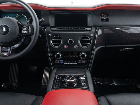 Certified 2023 Rolls-Royce Cullinan Black Badge w/ Driver's Package image 37