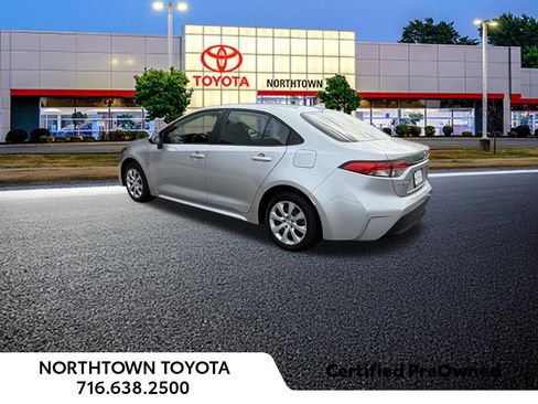 Used 2023 Toyota Corolla LE FWD image 3
