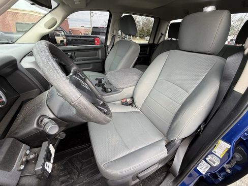 Used 2015 RAM 2500 Tradesman w/ Chrome Appearance Group image 16