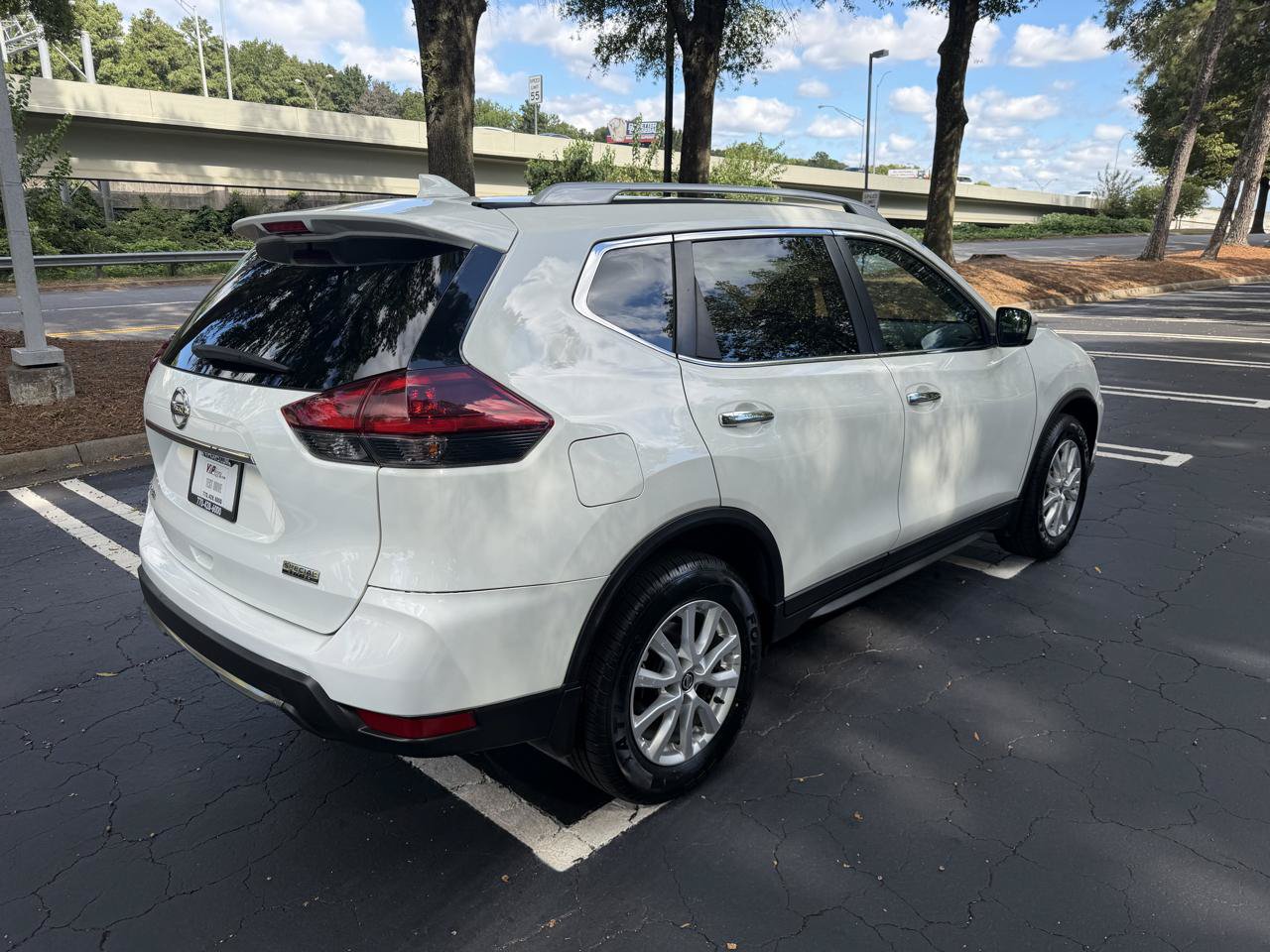 Used 2020 Nissan Rogue S w/ Special Edition Package FWD image 5