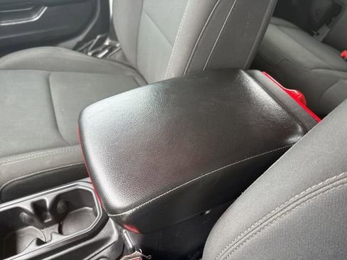 Used 2018 Jeep Wrangler Unlimited Sport image 28