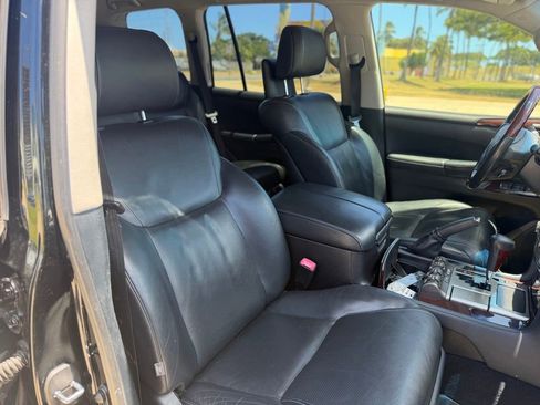 Used 2014 Lexus LX 570 4WD image 14