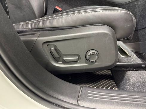 Used 2021 Volvo XC40 T5 R-Design w/ Protection Package image 28