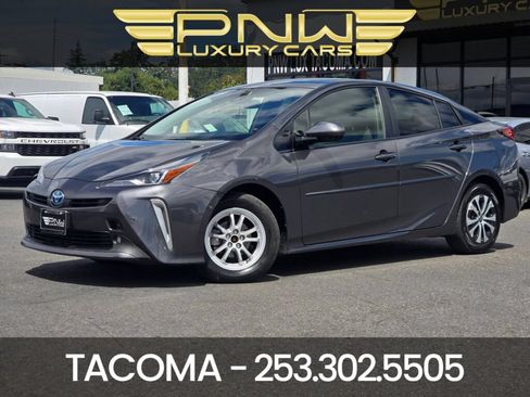 Used 2020 Toyota Prius LE AWD/4WD image 1