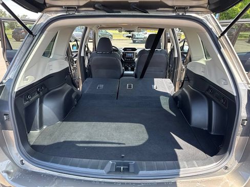Used 2020 Subaru Forester Premium AWD/4WD image 16