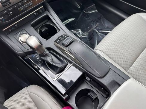 Used 2018 Lexus ES 350 w/ Navigation System Package FWD image 26