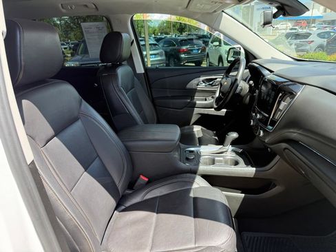 Used 2018 Chevrolet Traverse LT AWD/4WD image 19
