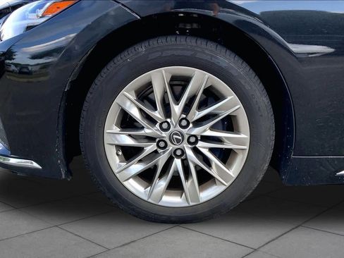 Certified 2022 Lexus LS 500 AWD w/ Interior Upgrade Package image 11