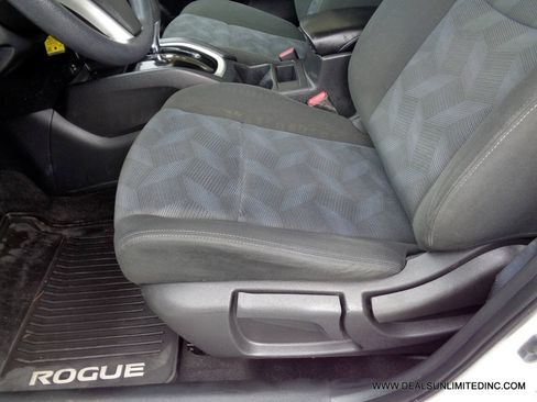 Used 2016 Nissan Rogue S AWD/4WD image 8