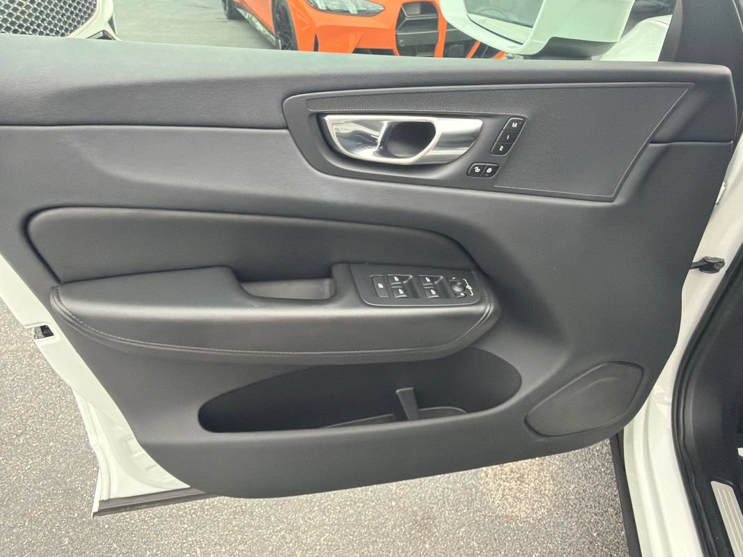 Used 2023 Volvo XC60 B5 Core w/ Climate Package FWD image 17