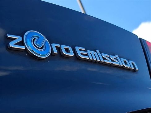 Used 2022 Nissan Leaf SV image 26