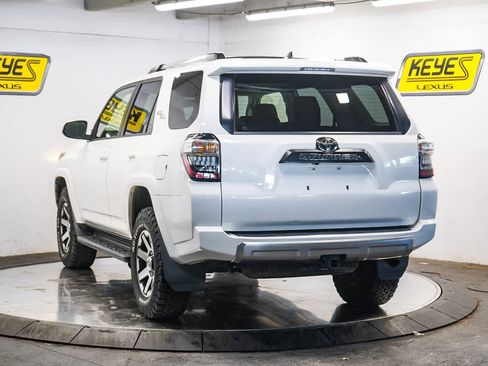 Used 2018 Toyota 4Runner TRD Off-Road Premium image 2