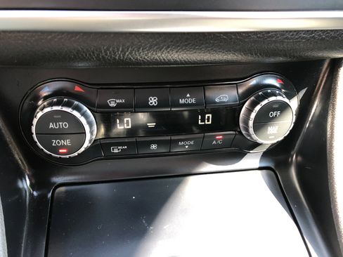 Used 2014 Mercedes-Benz CLA 250 4MATIC image 22