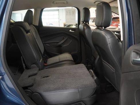 Used 2018 Ford Escape SE w/ SE Sport Appearance Package AWD/4WD image 32