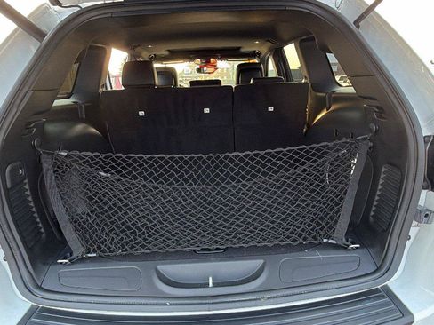 Used 2021 Jeep Grand Cherokee Laredo X RWD image 14