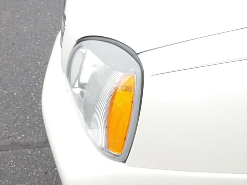 Used 2003 Cadillac De Ville DHS w/ Safety & Security Package image 16