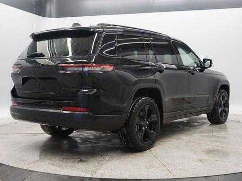 Used 2023 Jeep Grand Cherokee L Limited w/ Black Appearance Package image 6