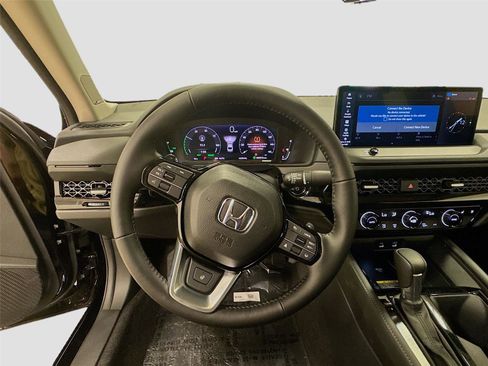 Used 2025 Honda Accord Touring image 10