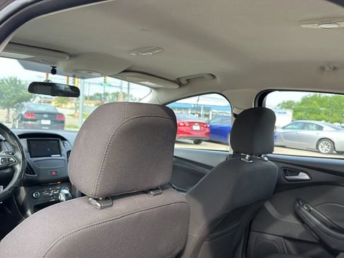 Used 2015 Ford Focus SE FWD image 45