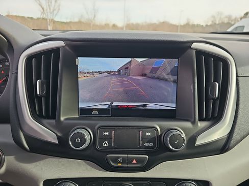 Used 2024 GMC Terrain SLT w/ Infotainment Package II image 25