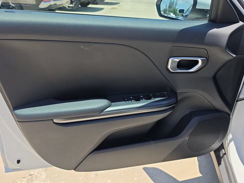 New 2026 Kia K4 FWD image 17