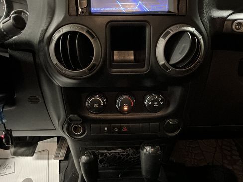 Used 2015 Jeep Wrangler Unlimited Sport w/ Max Tow Package AWD/4WD image 15