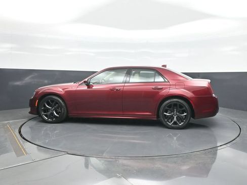 Used 2023 Chrysler 300 Touring L w/ Popular Equipment Group RWD image 4