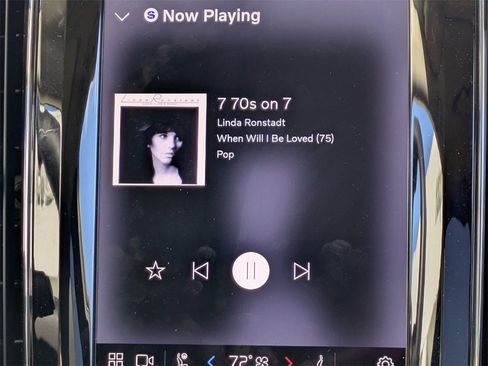 Certified 2025 Volvo XC60 B5 Plus image 18