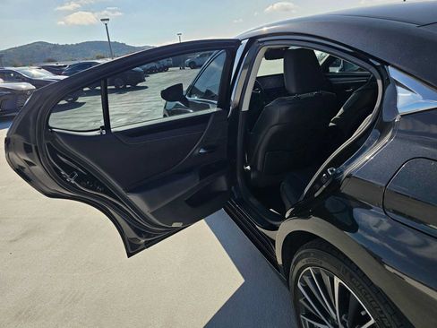 Used 2022 Lexus ES 300h w/ Premium Package FWD image 15