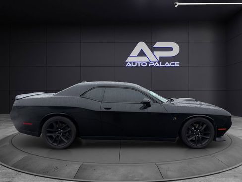 Used 2016 Dodge Challenger R/T Scat Pack image 8