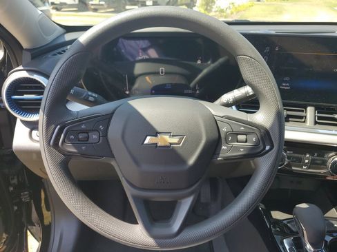 Used 2026 Chevrolet Trax LT image 27