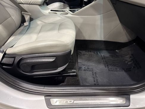 Used 2019 Kia Niro EX Premium w/ Sunroof Package FWD image 84
